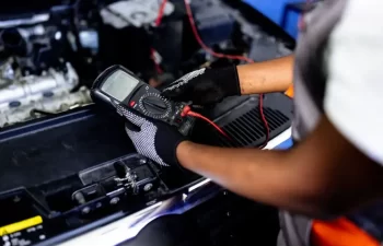 What problems can a car battery have?