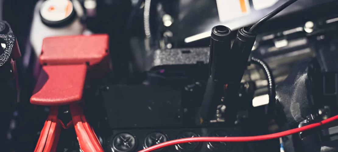 Symptoms of a Failing Car Battery and Engine Issues