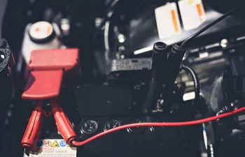 Symptoms of a Failing Car Battery and Engine Issues