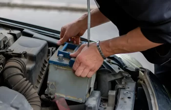Common Signs of a Dead Car Battery